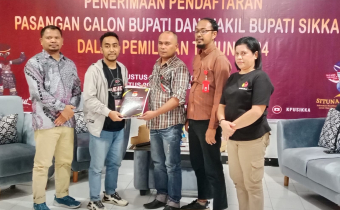 Penyerahan Dokumen paslon